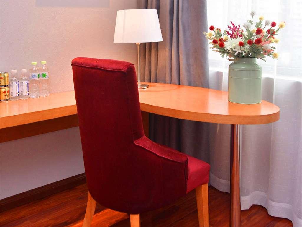ホテル Ibis Chongqing Airport エクステリア 写真