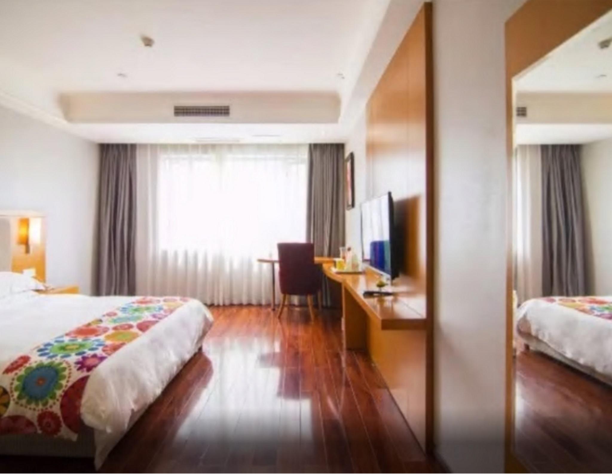 ホテル Ibis Chongqing Airport エクステリア 写真